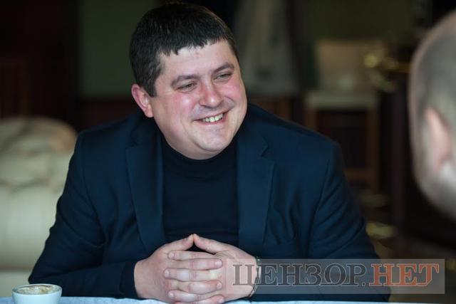 Голова фракції НФ Максим Бурбак: Спілкуюся з людьми на окрузі. Сказати, що нас не люблять, - це ще мяко 03