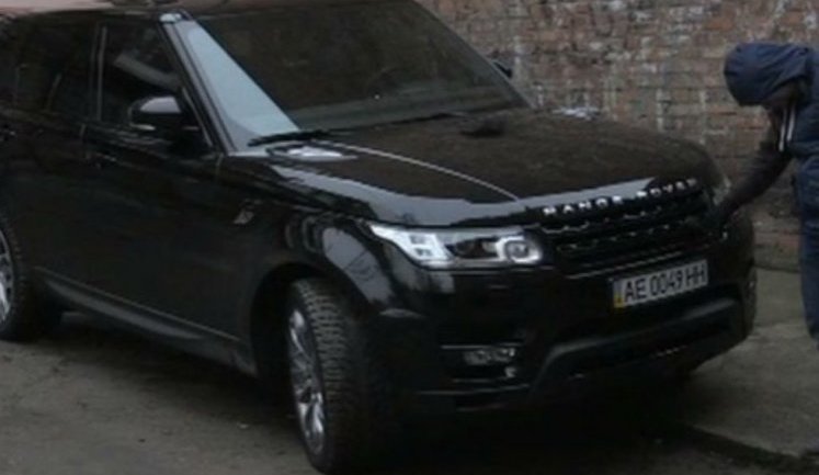 Днепропетровский прокурор Скрыпник ездит на Range Rover стоимостью 109 тыс. евро с "левыми" номерами, - Ляшко. ВИДЕО