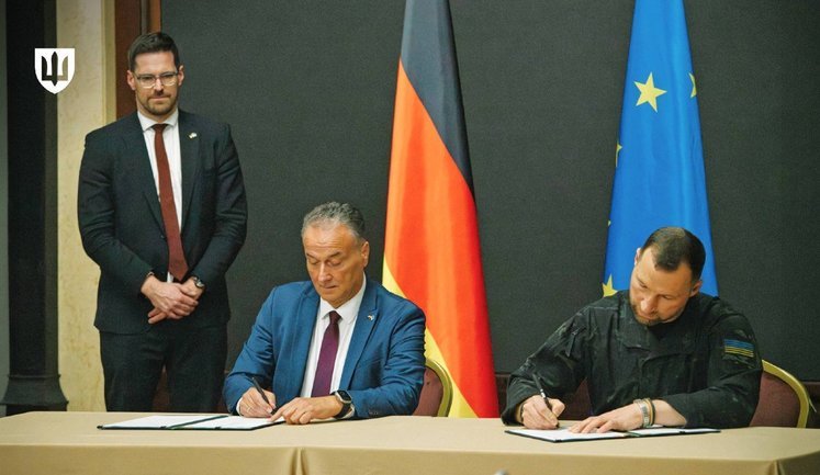 Украина и Германия подписали ряд соглашений в сфере обороны, энергетики и производства БПЛА