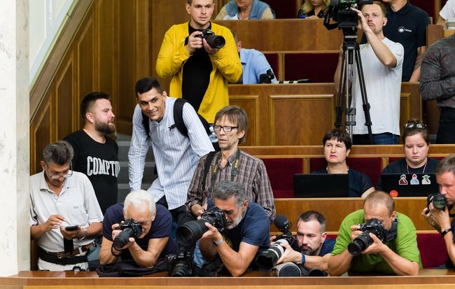 Умер известный парламентский фотограф Владимир Струмковский 03