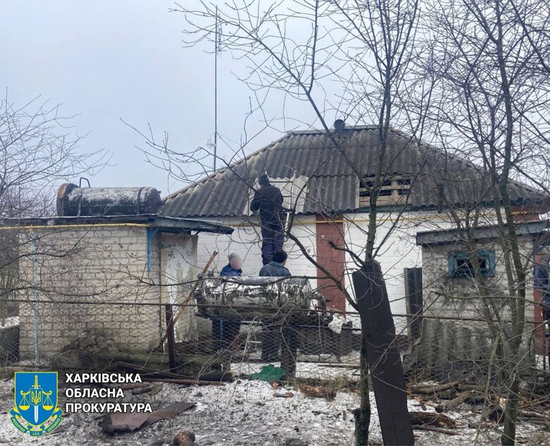 Во время обстрела оккупантами Купянска-Узлового повреждены больница, дома и хозяйственные постройки 07