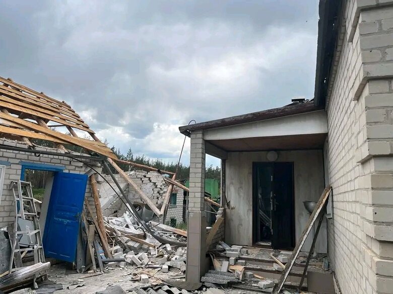 Оккупанты обстреляли из артиллерии село Подолы на Харьковщине 04
