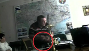 "Я привіз "полтинник": Луценко оприлюднив оперативне відео, як судді намагаються дати хабар Холодницькому. ВIДЕО