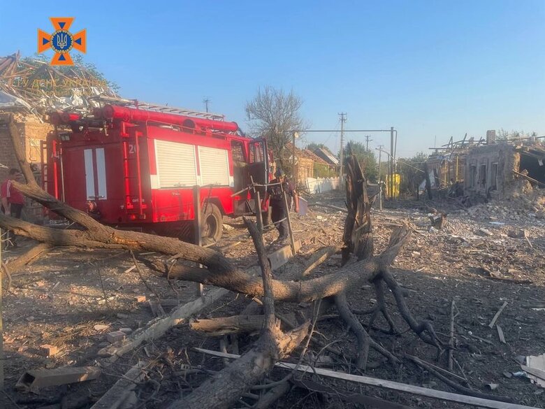 Ворог обстріляв Оріхів, здійнялася пожежа 02