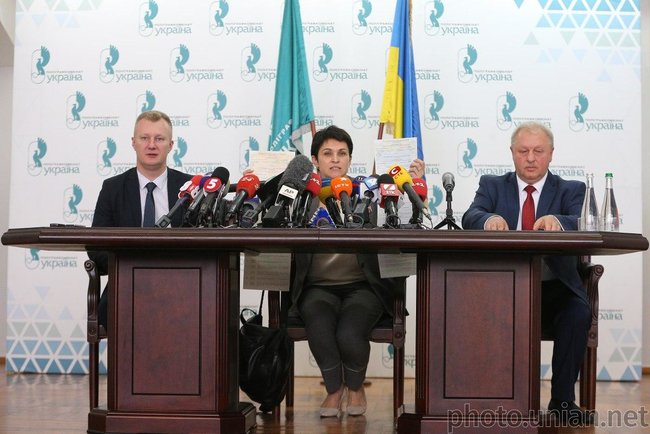 Центризбирком показал образцы бюллетеней для выборов в Раду. Отпечатано уже 84% 01 Центризбирком показал образцы бюллетеней для выборов в Раду. Отпечатано уже 84% 01