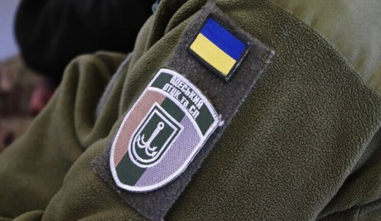 Чоловік порізав вени у ТЦК Одеси: терцентр каже, що таким чином він хотів "уникнути призову"