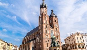 Українського туриста затримали в Кракові за те, що його дрон упав на дах костелу