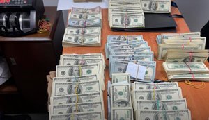 Вилучено понад $850 тис.: детективи НАБУ обшукали митний пост "Луцьк" і його посадовців. ФОТО