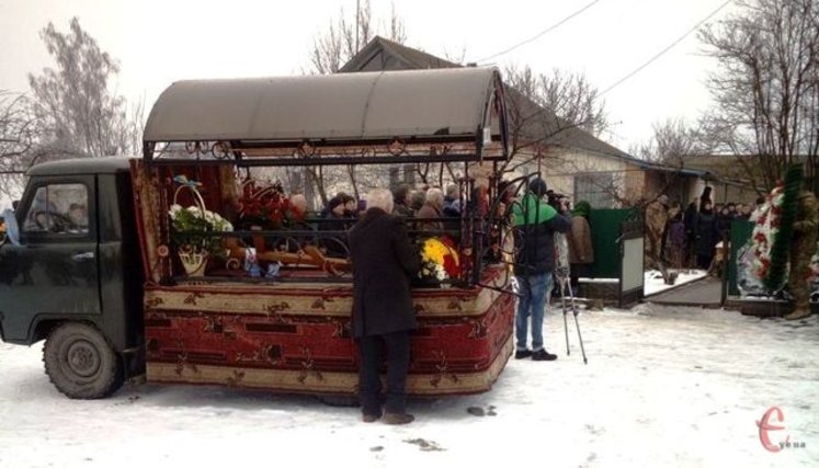 Загиблого на Донбасі українського воїна Сергія Дичека поховали в Хмельницькій області. ФОТОрепортаж