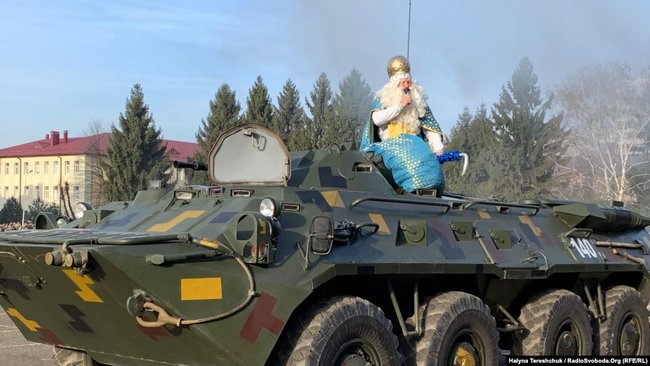 Святой Николай приехал ко львовским военным на БТР 01