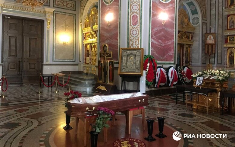 Зрадника Стремоусова відспівали в окупованому Сімферополі, труна була відкрита 02