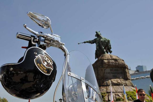 Freedom Diversity: Ukrainian bikers rode in downtown Kyiv 17