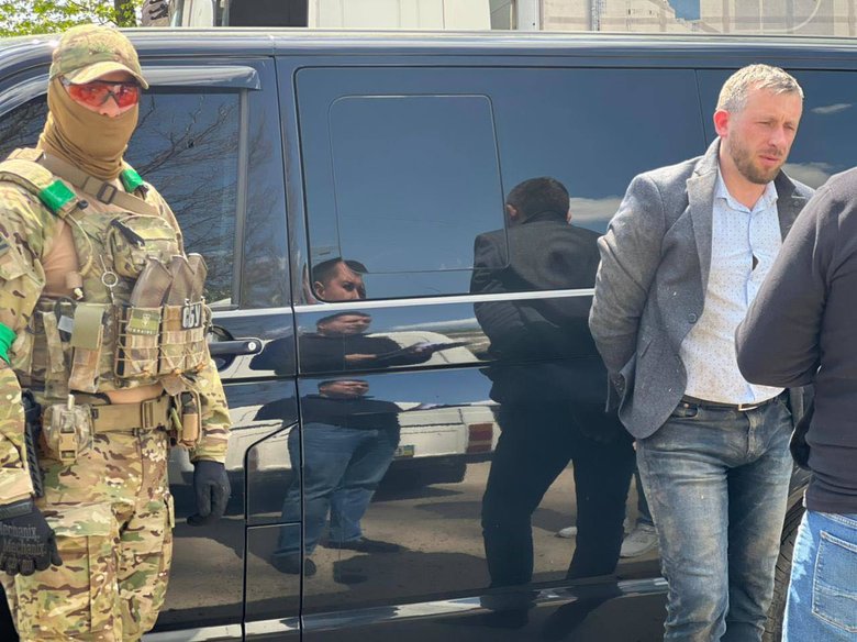 Заступника начальника митного поста Полтава затримано під час одержання хабаря, - прокуратура 01