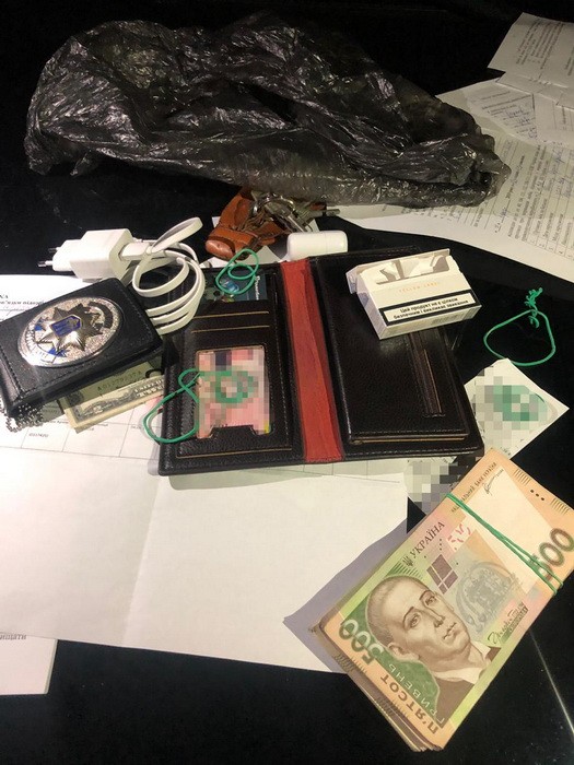 Співробітника поліції затримали на Київщині під час одержання 80 тис. грн хабара за повернення вилученого транспортного засобу, - СБУ 02 Співробітника поліції затримали на Київщині під час одержання 80 тис. грн хабара за повернення вилученого транспортного засобу, - СБУ 02