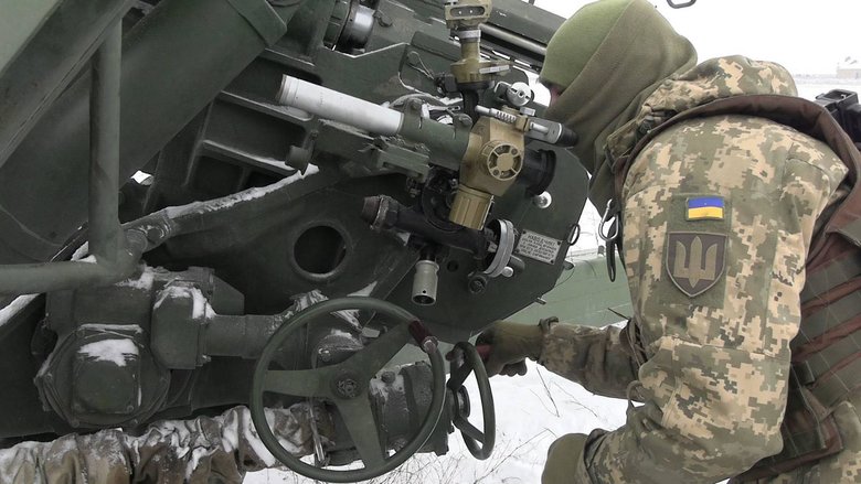 Тренування бойових розрахунків артилерійських підрозділів гаубиць Мста-Б відбулися на Херсонщині 01