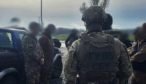Two contract soldiers tried to sell "trophy" Russian weapons captured near Bakhmut to criminals - Security Service of Ukraine. VIDEO&PHOTOS