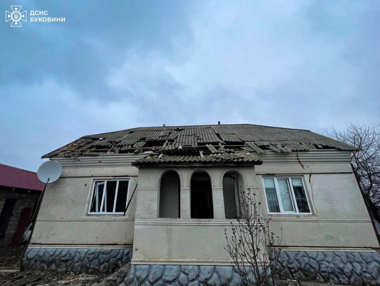 Атака "шахедів" на Буковині: пошкоджено будівлі