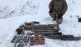 Тротиловые шашки, артснаряды и гранатометные выстрелы: СБУ обнаружила на выезде из Северодонецка тайник наемников РФ