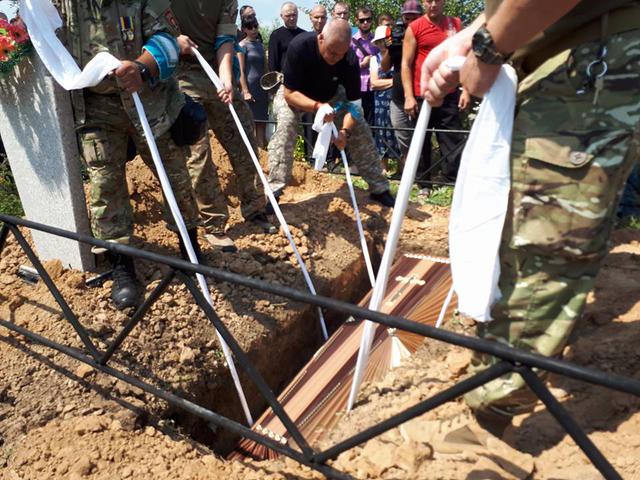 Ветерана АТО Вагнера, убитого во время перестрелки в Днепре, похоронили на Днепропетровщине 03 Ветерана АТО Вагнера, убитого во время перестрелки в Днепре, похоронили на Днепропетровщине 03