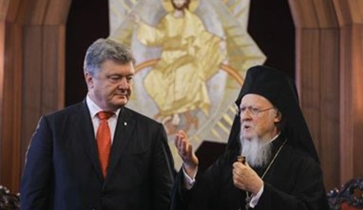 Порошенко і Варфоломій підписали угоду про співпрацю між Україною та Вселенським патріархатом