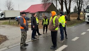 Генконсул Куць з українськими водіями на пункті пропуску "Дорогуськ - Ягодин"