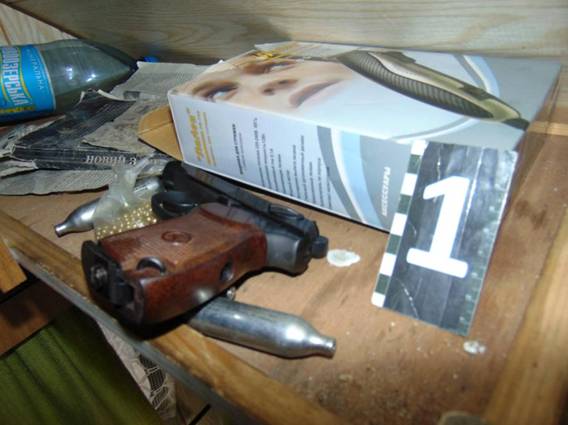 Поліція Черкас затримала озброєних викрадачів двох людей 04 Поліція Черкас затримала озброєних викрадачів двох людей 04