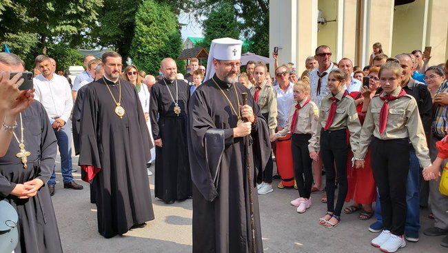 Тысячи верующих со всей Украины приняли участие в традиционном Всеукраинском паломничестве в Зарванице 08 Тысячи верующих со всей Украины приняли участие в традиционном Всеукраинском паломничестве в Зарванице 08