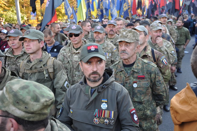 Националисты провели в центре Киева Марш УПА 06