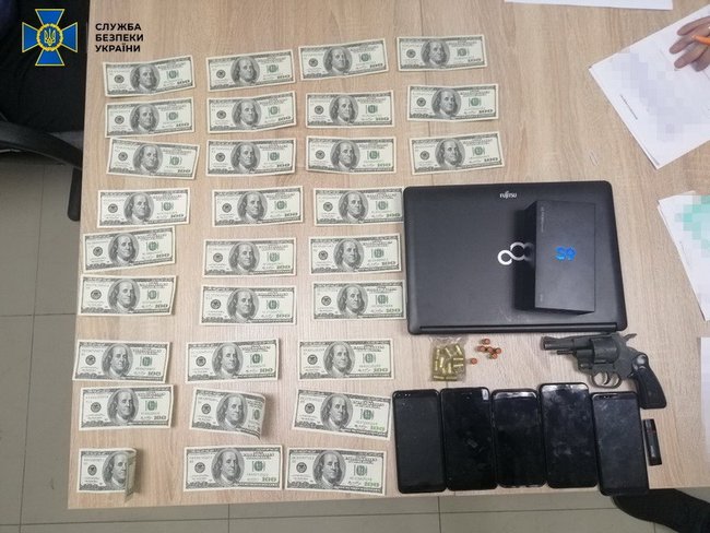 Частные детективы прослушивали телефоны за $3 тыс. в Днепре, - СБУ 01