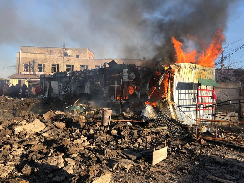 Удар по Шевченковому: загинула 60-річна жінка, розбір завалів триває 01