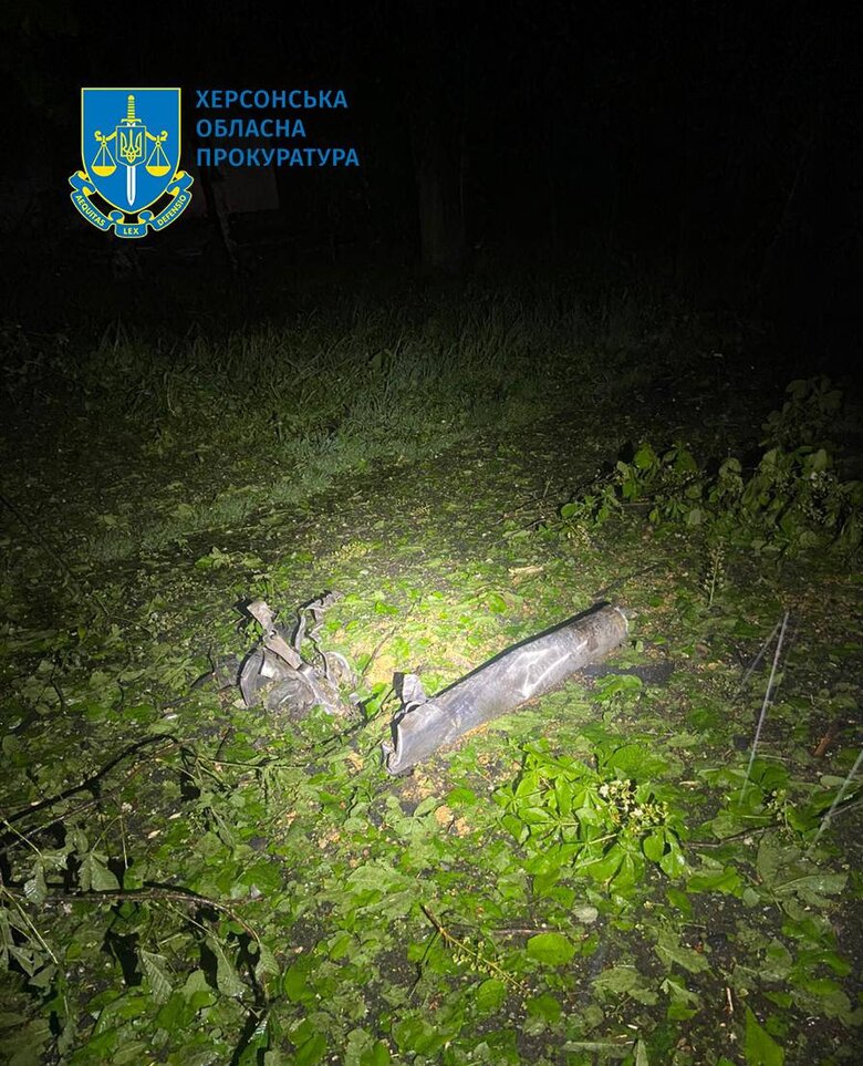 Наслідки ворожих обстрілів Херсону 03