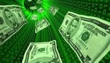 Украинцы за полгода получили $1,15 миллиарда денежных переводов из-за границы. Почти половину средств перевели из России.