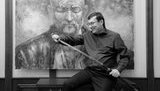 Луценко с саблей на фоне козака пообещал "защищать Родину как сможет". ФОТО