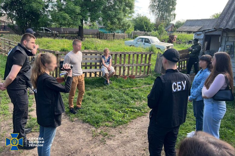 Задержана жительница Житомирщины, передававшая врагу разведданные об украинских военных, - СБУ 01
