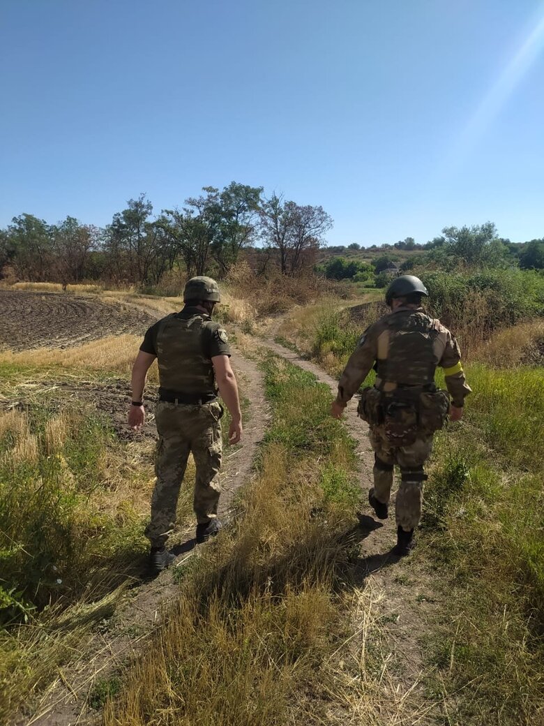 На рассвете россияне из Градов нанесли удары по Херсонщине, один человек погиб и один травмирован, - полиция 02