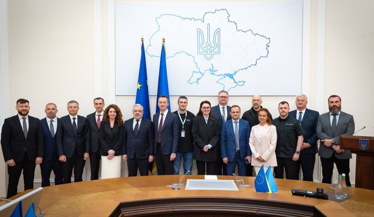 "За мародерство и измену Кабмин должен уйти в отставку", - ВО "Свобода"