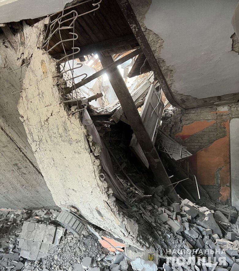 Рашисты за сутки 40 раз обстреляли Луганскую область из авиации и артиллерии. Есть погибшие и раненые, - Нацполиция 02