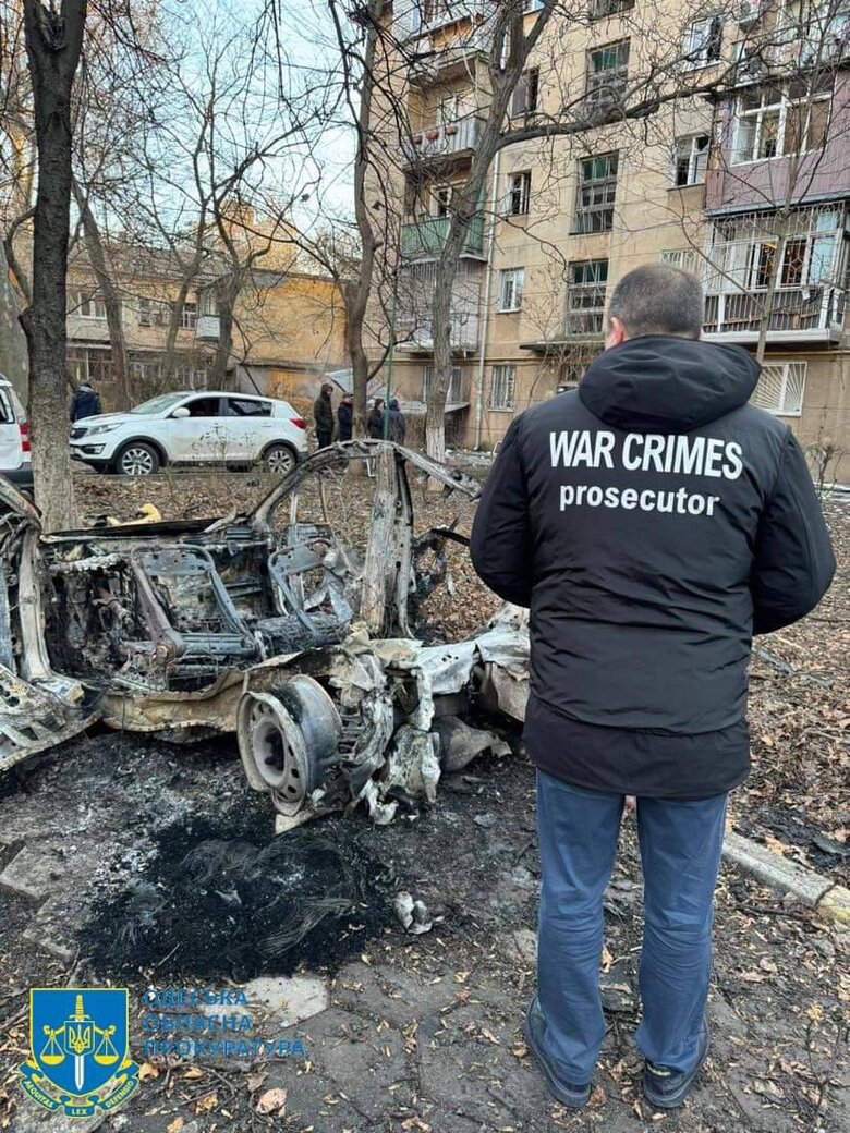 Night attack by UAVs in Odesa: 3 people were injured, house and a car were damaged 04