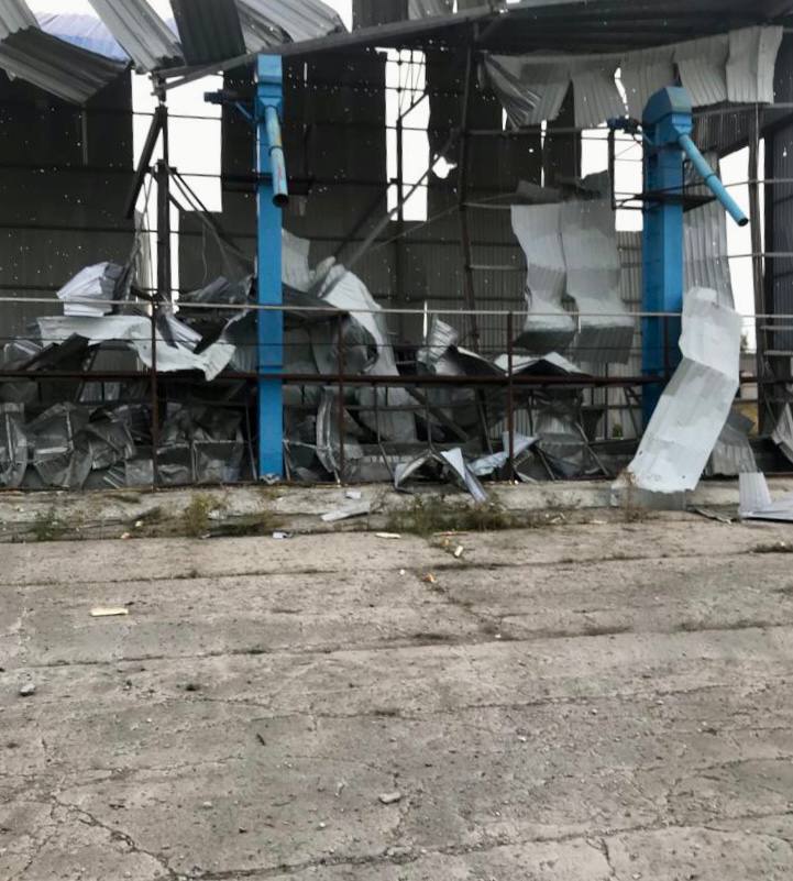 Росіяни завдали удару по околицях Миколаєва 04