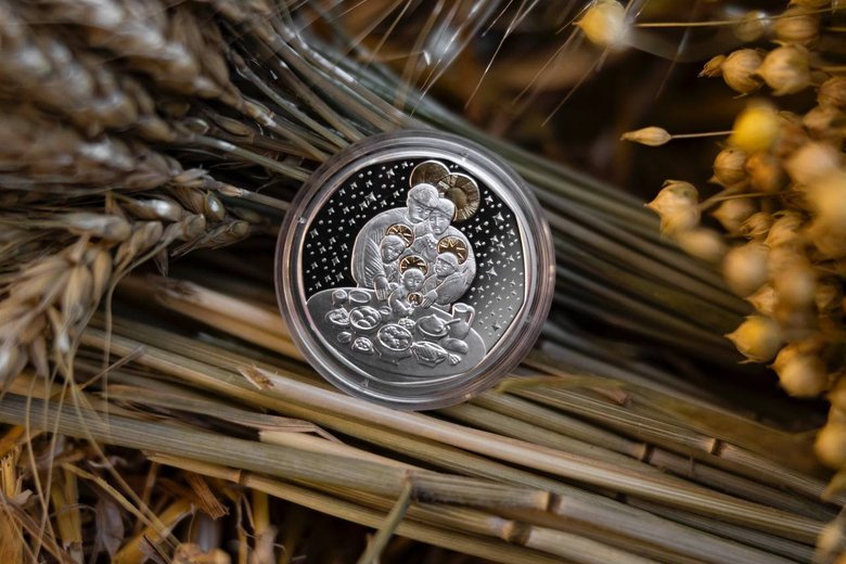 НБУ випустив нову пам'ятну монету "Дух Різдва"