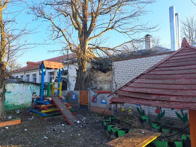 30 декабря российские оккупанты массированно обстреляли Чернобаевку, значительные разрушения инфраструктуры, - ОВА 02