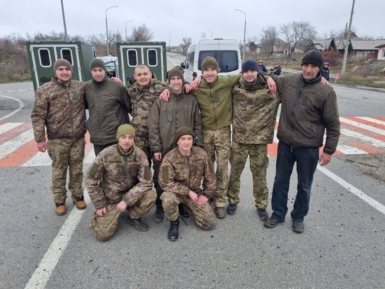 Ukraine freed 12 citizens from Russian captivity 01
