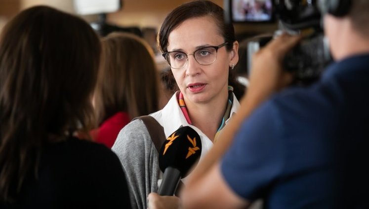 Держбюджет-2020 є бюджетом проїдання, залежним від МВФ: немає ні 40% зростання ВВП, ні 1 млн робочих місць, ні $50 млрд інвестицій, які обіцяли, - нардепка від "Голосу" Клименко