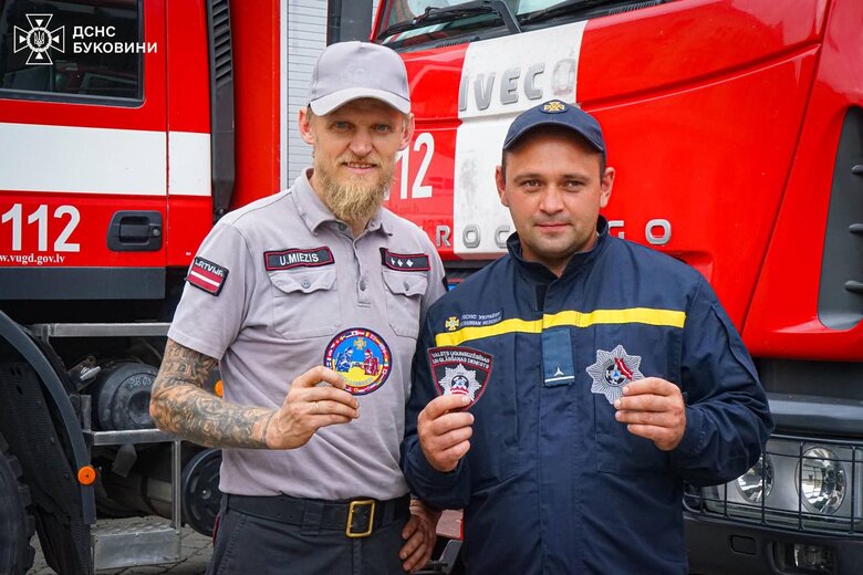 ДСНС отримала від Латвії пожежні автомобілі