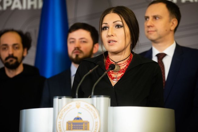 Власть пытается расправиться с теми, кто активно защищал Украину, - фракция ЕС требует прекратить преследование Украинского киберальянса 02