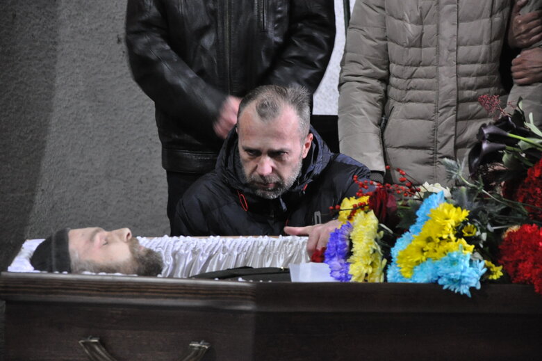 Із режисером монтажу Віктором Ониськом, який загинув у боях за Україну, попрощалися у Києві 09