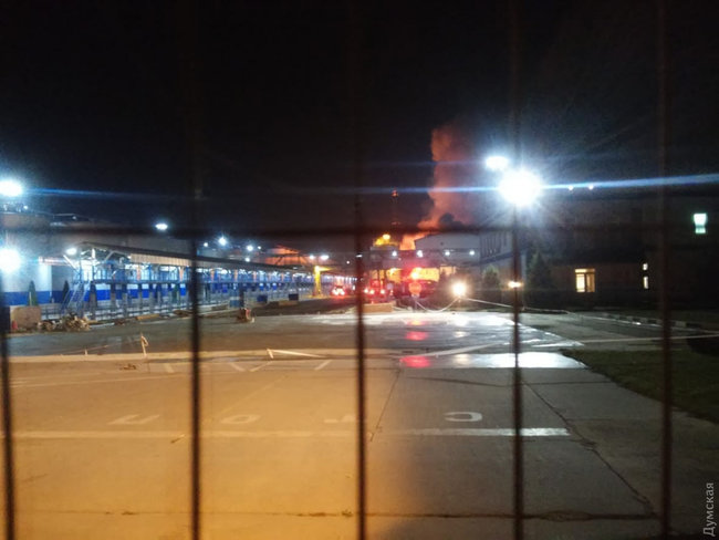 Спасатели ликвидировали пожар на маслозаводе под Одессой 01