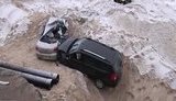 У котлован на будівництві нової кільцевої дороги в Києві упродовж 5 годин впали два автомобілі. ВIДЕО