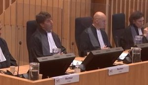 Родственники погибших призвали суд установить роль России в катастрофе MH17: "Мы много слышали о роли подсудимых, но ничего не знаем о других причастных"