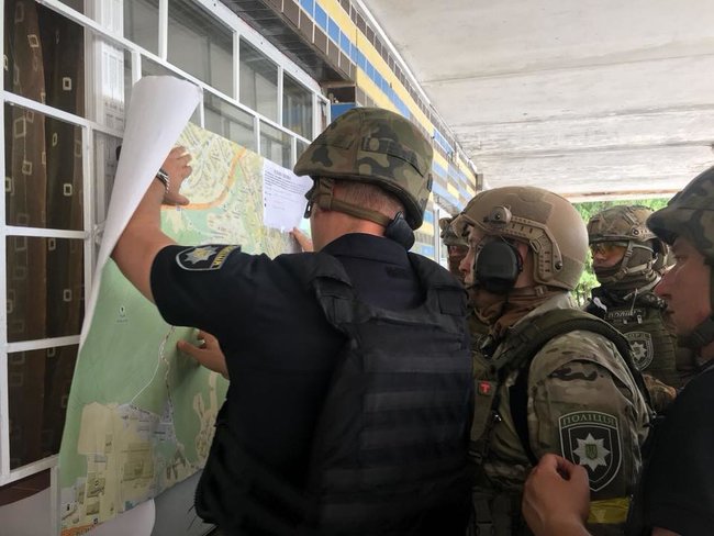 Police hold drills in Kyiv, ask residents to remain calm and be receptive to temporary inconveniences 03